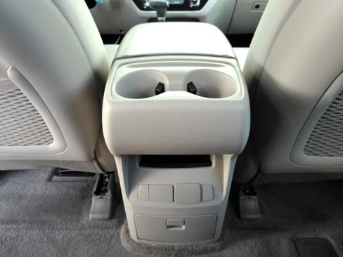Used 2021 Kia Sedona LX FWD image 28