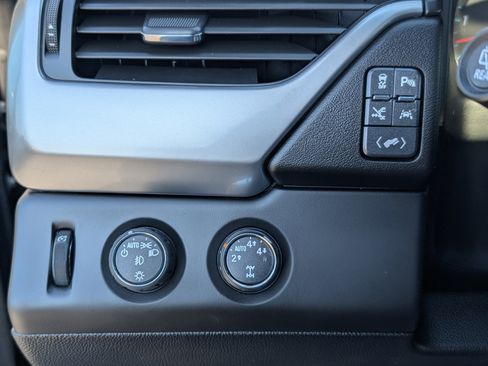 Used 2016 Chevrolet Suburban LTZ image 29