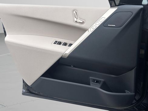 Used 2026 BMW iX xDrive45 w/ Premium Package image 22