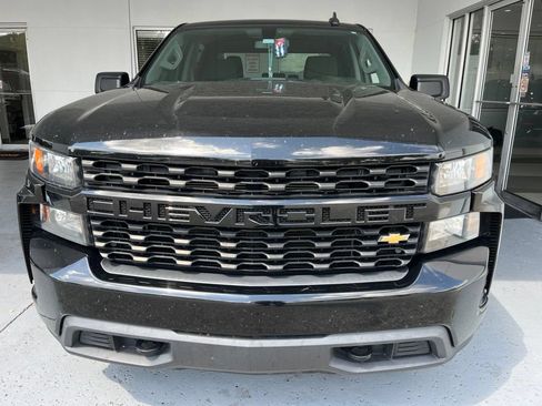Used 2020 Chevrolet Silverado 1500 Custom w/ Custom Value Package AWD/4WD image 4