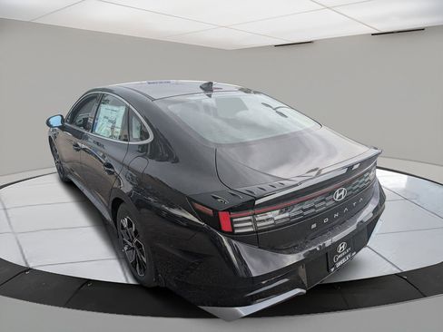New 2025 Hyundai Sonata SEL image 3