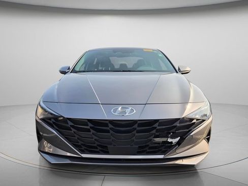 Used 2023 Hyundai Elantra SEL w/ Convenience Package FWD image 3