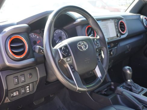 Used 2021 Toyota Tacoma TRD Sport w/ TRD Premium Sport Package AWD/4WD image 22