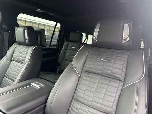 Certified 2026 Cadillac Escalade ESV Platinum Sport AWD/4WD image 19