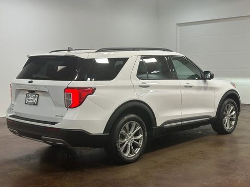 Used 2022 Ford Explorer XLT image 4