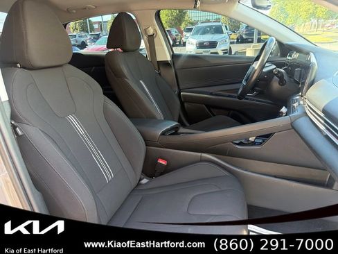 Used 2024 Hyundai Elantra SEL w/ Convenience Package FWD image 12