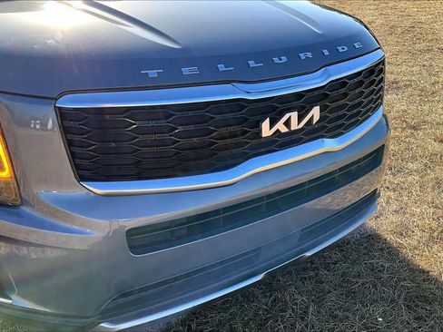 Used 2022 Kia Telluride EX w/ EX Premium Package image 28