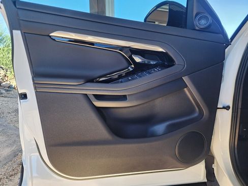 Used 2023 Land Rover Range Rover Evoque R-Dynamic S image 19