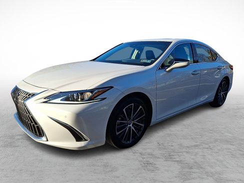 Certified 2023 Lexus ES 350 w/ Premium Package image 3