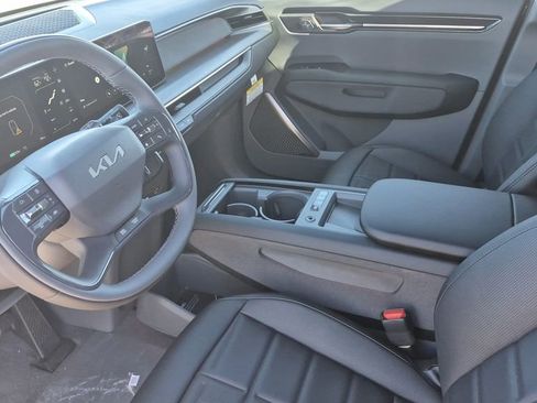 New 2026 Kia EV9 Land image 10
