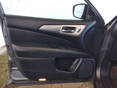 Used 2019 Nissan Pathfinder SL AWD/4WD image 24