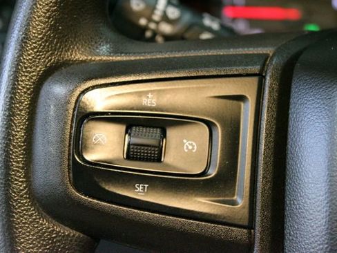 Used 2019 GMC Sierra 1500 4x4 Crew Cab w/ Convenience Package image 21