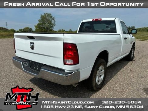 Used 2022 RAM 1500 Classic SLT AWD/4WD image 8