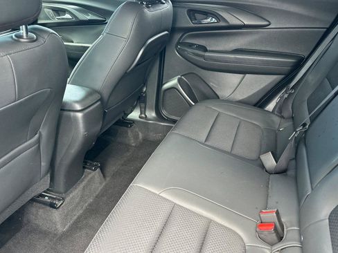 Used 2022 Chevrolet TrailBlazer RS FWD image 12