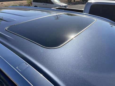 Used 2019 Toyota Highlander XLE image 4