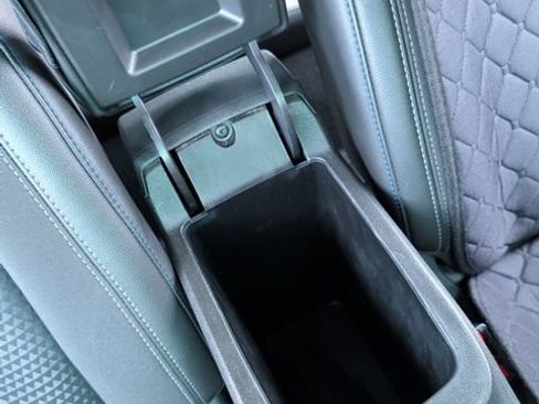 Used 2025 Chevrolet Trax LT FWD image 23