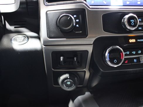 Used 2022 Ford F350 Platinum AWD/4WD image 18