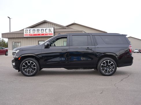 Used 2023 Chevrolet Suburban RST AWD/4WD image 6