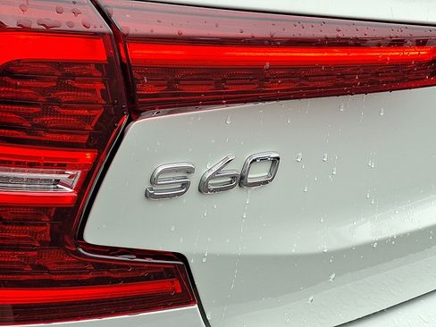 Used 2019 Volvo S60 T6 Momentum w/ Premium Package image 29