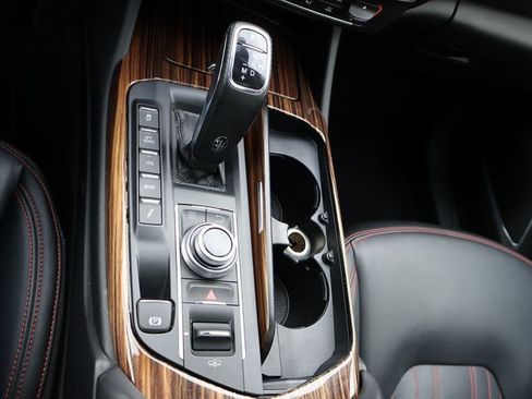 Used 2020 Maserati Levante GranLusso image 37