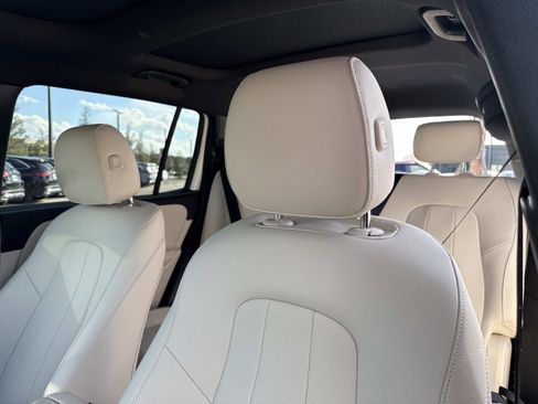 Used 2025 Mercedes-Benz GLB 250 image 22