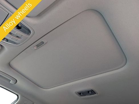 Used 2022 Kia Niro EX Premium w/ Cold Weather Package image 18