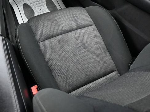 Used 2025 Nissan Rogue SV FWD image 12
