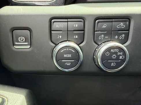 Used 2024 GMC Sierra 2500 AT4X image 20