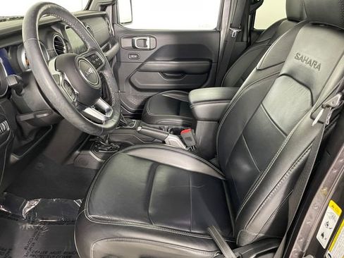 Used 2018 Jeep Wrangler Unlimited Sahara AWD/4WD image 2