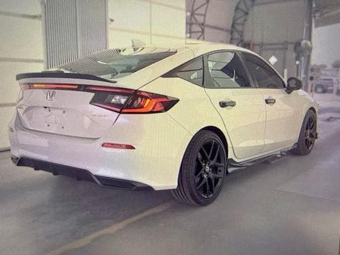 Used 2022 Honda Civic Sport image 3