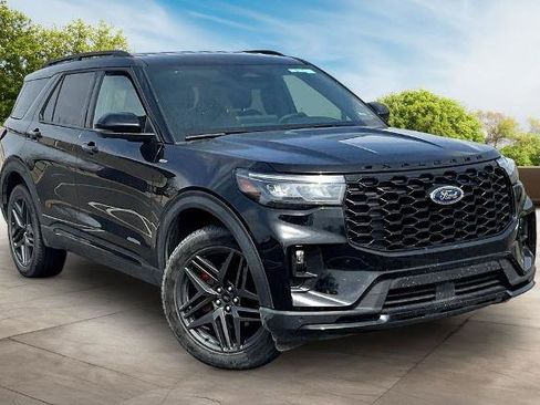 Certified 2025 Ford Explorer ST-Line w/ ST-Line Street Pack AWD/4WD image 8