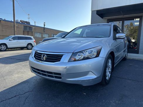 Used 2008 Honda Accord LX-P image 2