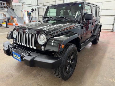 Used 2017 Jeep Wrangler Unlimited Sahara w/ Max Tow Package AWD/4WD image 3