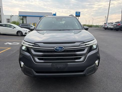 Used 2025 Subaru Forester Limited AWD/4WD image 10