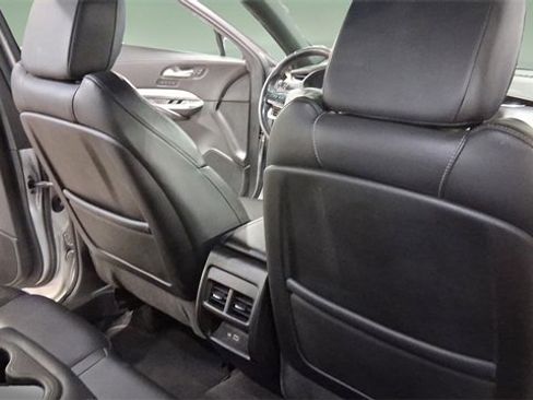 Used 2022 Cadillac XT4 Premium Luxury w/ Safety Alert Package image 16