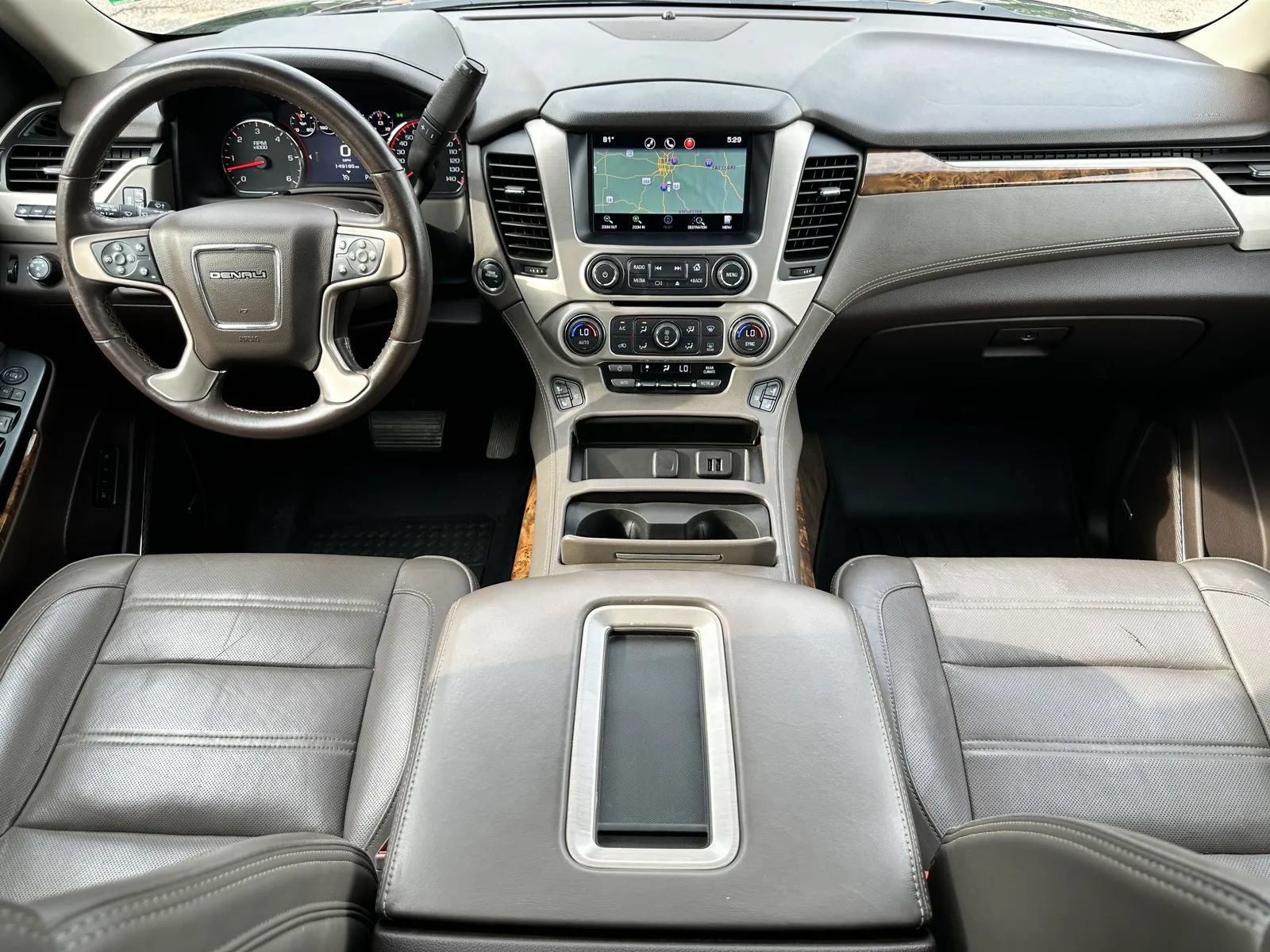Used 2015 GMC Yukon Denali w/ Touring Package AWD/4WD image 30