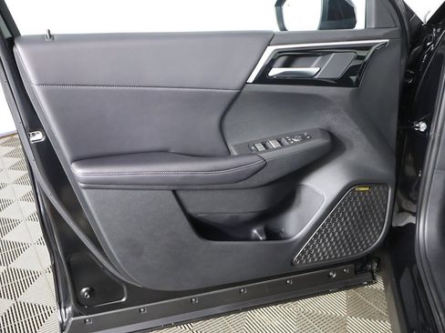 New 2025 Mitsubishi Outlander SE image 27