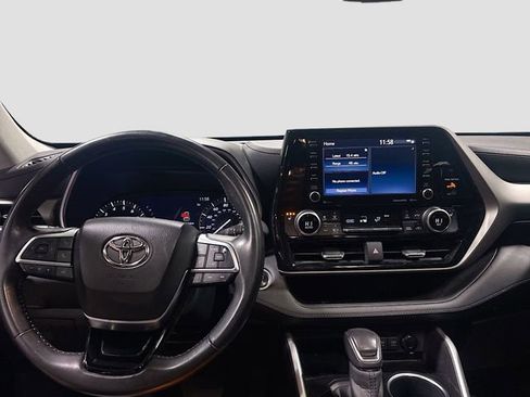 Used 2020 Toyota Highlander XLE AWD/4WD image 21
