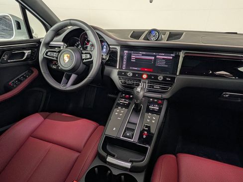 New 2026 Porsche Macan AWD/4WD image 22