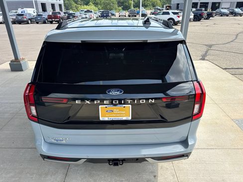 Used 2025 Ford Expedition Platinum w/ Driver's Package AWD/4WD image 7