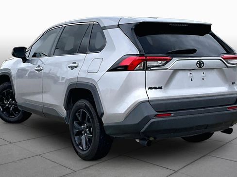 Used 2022 Toyota RAV4 LE FWD image 12