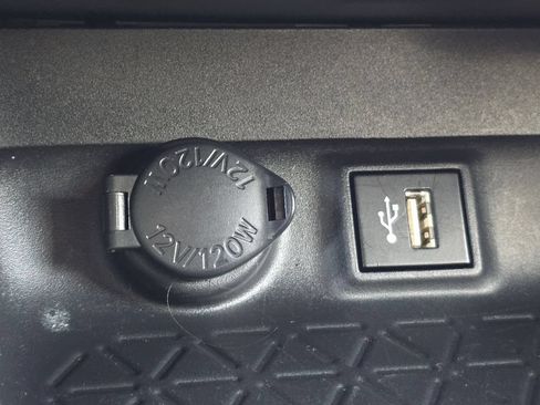 Used 2024 Toyota RAV4 LE AWD/4WD image 8