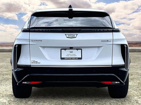 Certified 2025 Cadillac Lyriq Luxury w/ LPO, Floor Liner Package AWD/4WD image 6