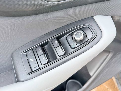 Used 2025 Subaru Outback Premium w/ Popular Package #1A image 12