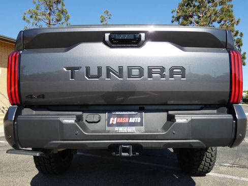 Used 2025 Toyota Tundra Limited AWD/4WD image 10