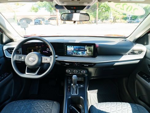 New 2025 Nissan Kicks SV w/ SV Premium Package image 9