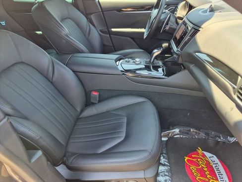 Used 2023 Maserati Levante Modena AWD/4WD image 32