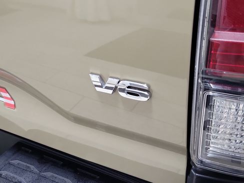 Certified 2020 Toyota Tacoma Limited image 8