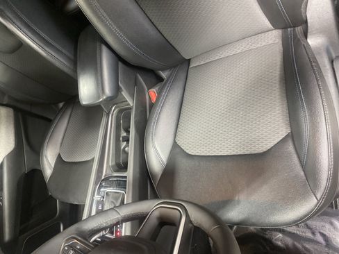 Used 2025 Jeep Compass Latitude AWD/4WD image 14