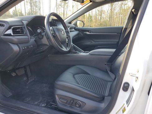 Used 2024 Toyota Camry SE image 16